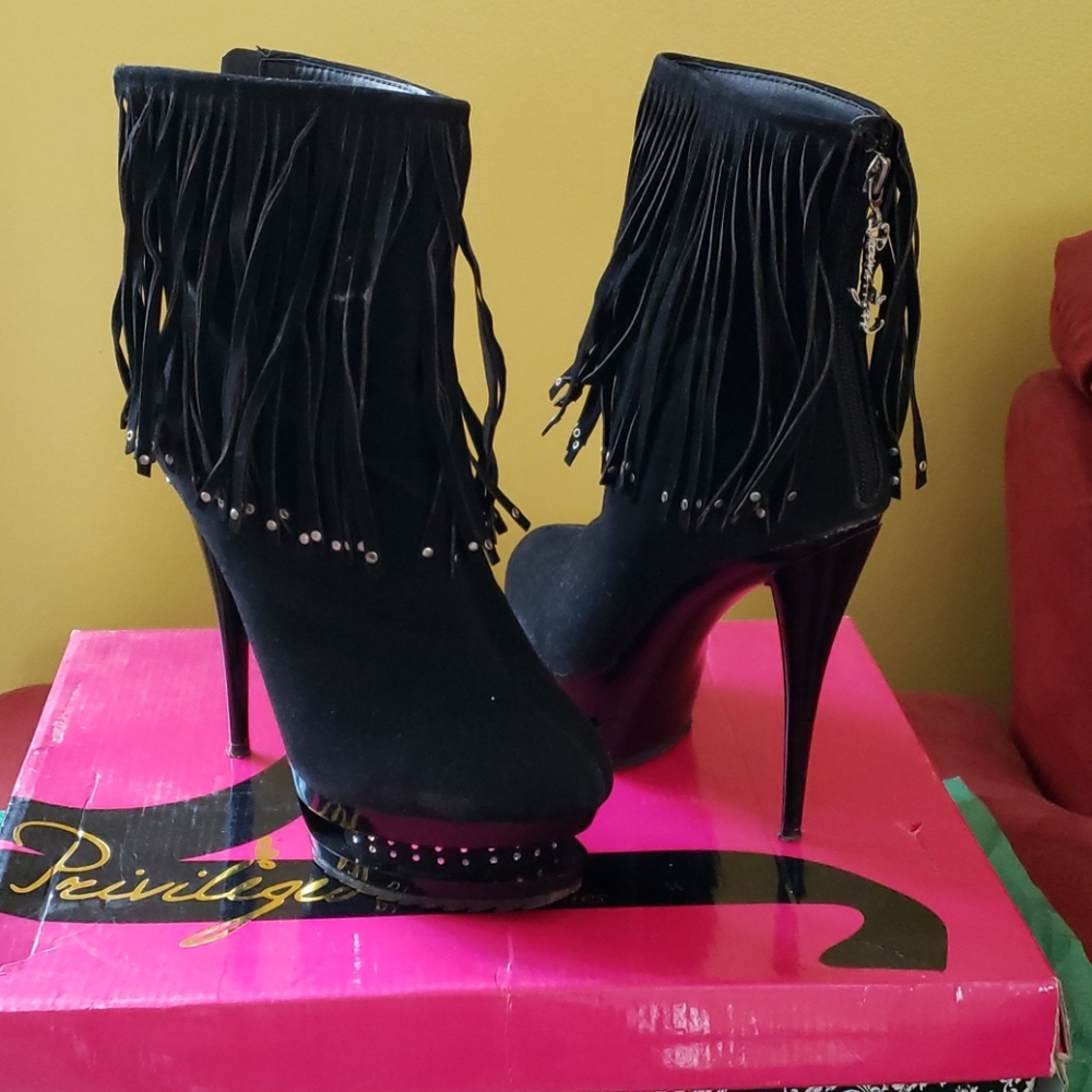 Shoe